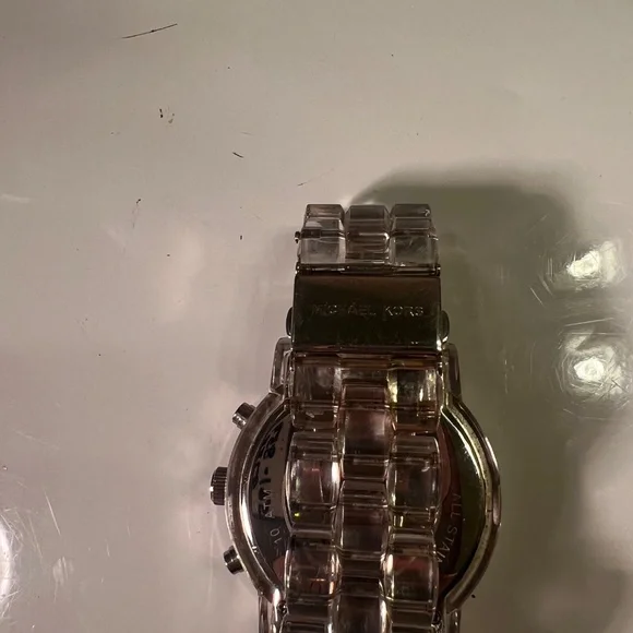 SOLD Michael Kors Silver 5235 Watch New Battery and Clear 5.5” Band - Picture 10 of 11